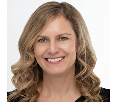 headshot of Julie Leo