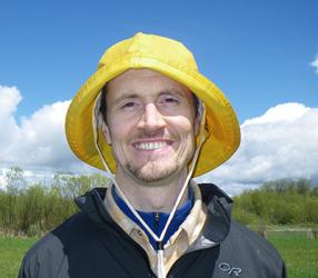 headshot of Simon de Szoeke