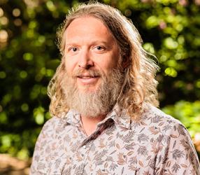 headshot of Chris Russo