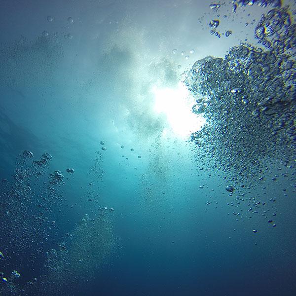 underwater bubbles